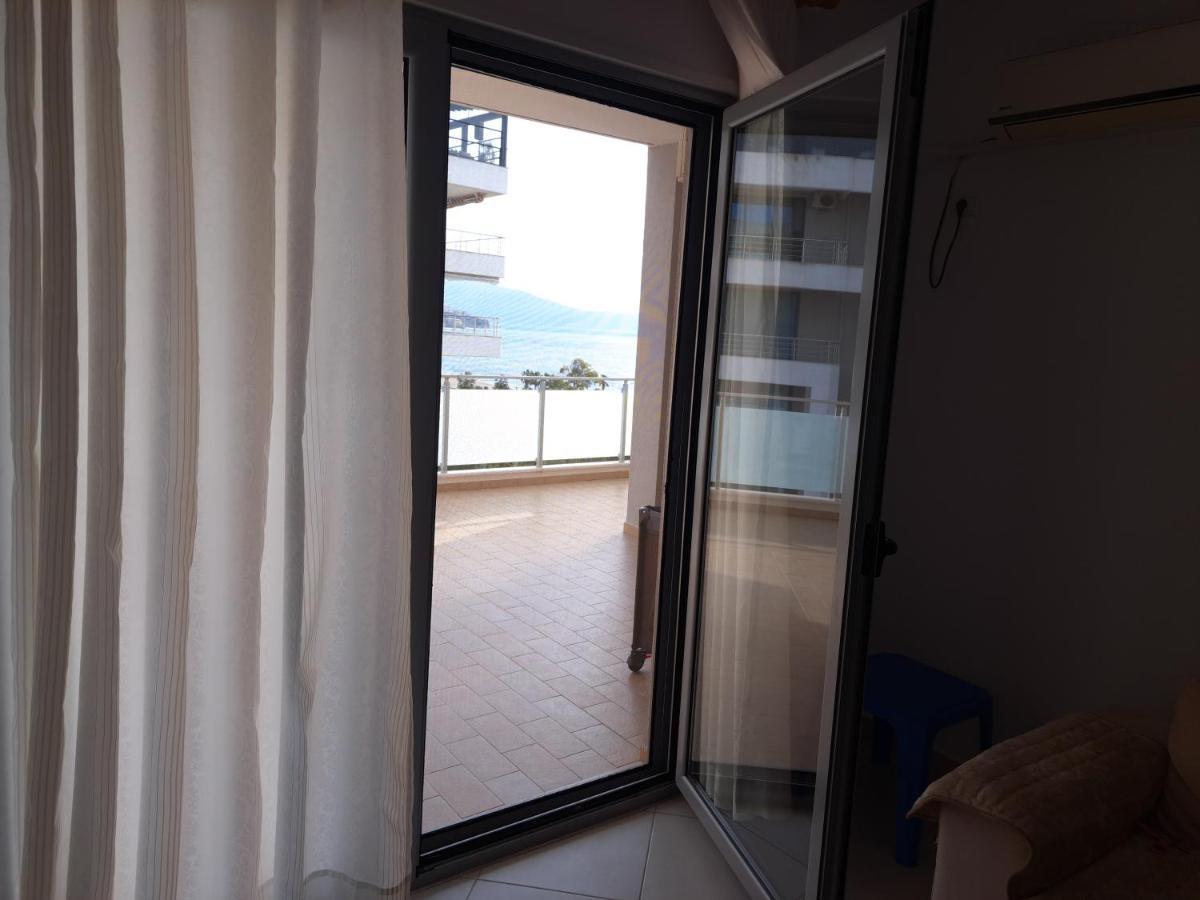 Aura Lägenhet Vlorë Exteriör bild