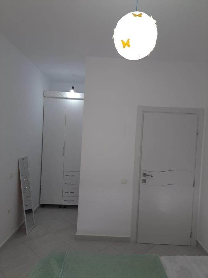 Aura Lägenhet Vlorë Exteriör bild