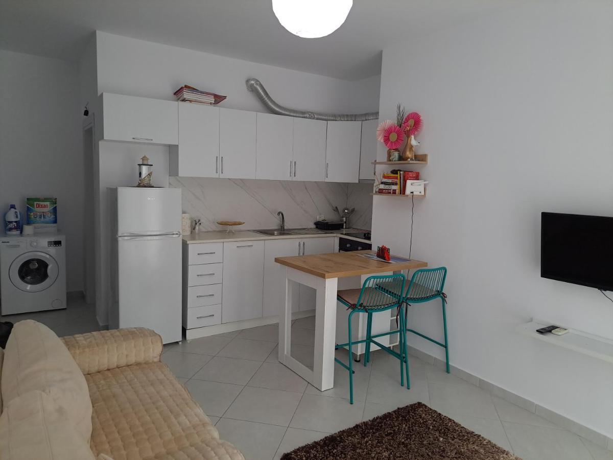 Aura Lägenhet Vlorë Exteriör bild