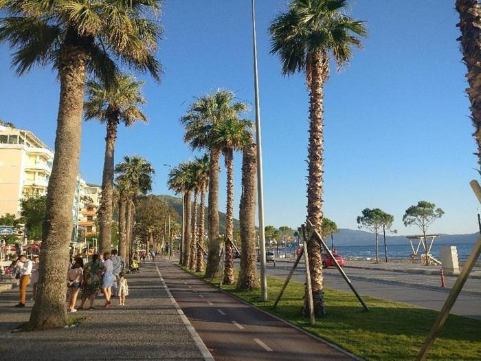 Aura Lägenhet Vlorë Exteriör bild